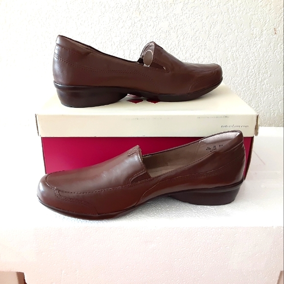 Naturalizer - Picture 4 of 4